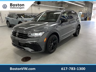 New 2024 Volkswagen Tiguan SE R-Line