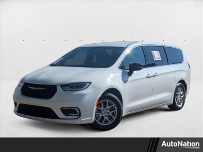 Used 2024 Chrysler Pacifica Touring