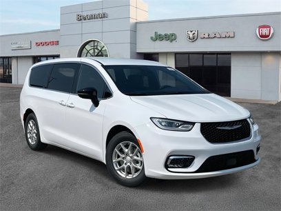 New 2025 Chrysler Pacifica Select