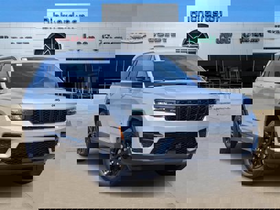 New 2025 Jeep Grand Cherokee Altitude