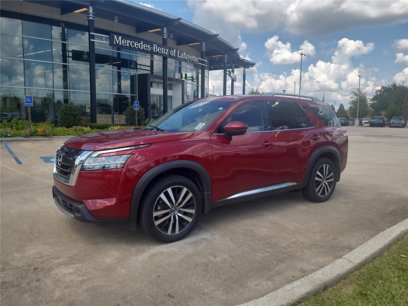 Used 2024 Nissan Pathfinder Platinum w/ Cargo Package