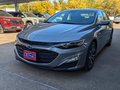 New 2025 Chevrolet Malibu RS w/ LPO, Floor Liner Package