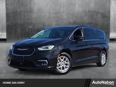 Used 2023 Chrysler Pacifica Touring-L