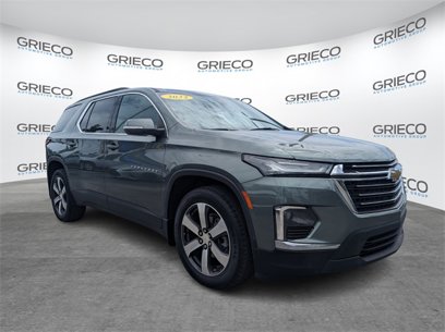 Used 2022 Chevrolet Traverse LT w/ LT Premium Package
