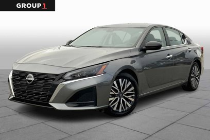 Used 2024 Nissan Altima 2.5 SV