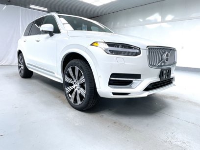 New 2025 Volvo XC90 T8 Plus w/ Protection Package Premier