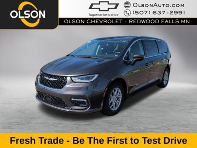 Used 2023 Chrysler Pacifica Touring-L