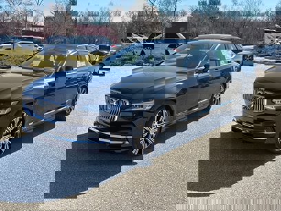 New 2025 Volvo S90 B6 Ultra w/ Lounge Package