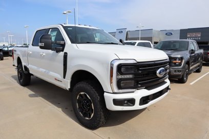 New 2025 Ford F250 Platinum w/ Tremor Off-Road Package
