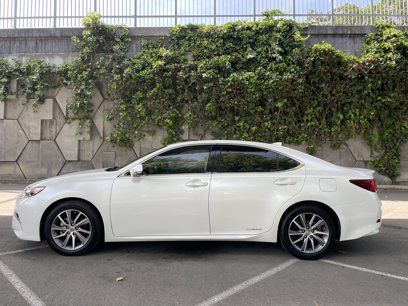 Used 2017 Lexus ES 300h
