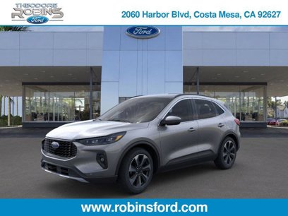 New 2024 Ford Escape Platinum w/ Class II Trailer Tow Package