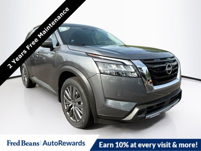 New 2025 Nissan Pathfinder SL w/ SL Premium Package