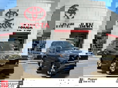 Used 2023 Toyota Highlander LE