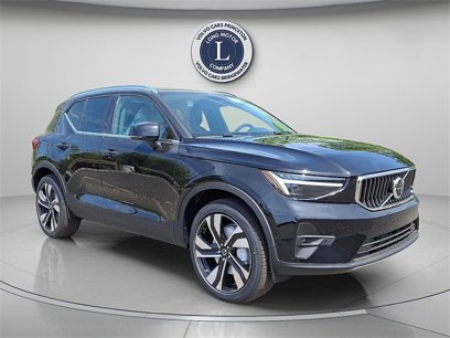 New 2025 Volvo XC40 B5 Ultra w/ Climate Package