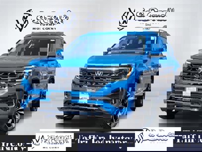 New 2025 Volkswagen Atlas SEL Premium R-Line
