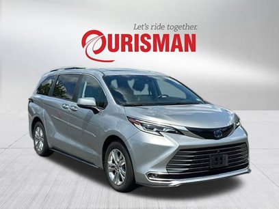 Used 2022 Toyota Sienna Platinum