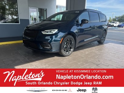 New 2025 Chrysler Pacifica Limited