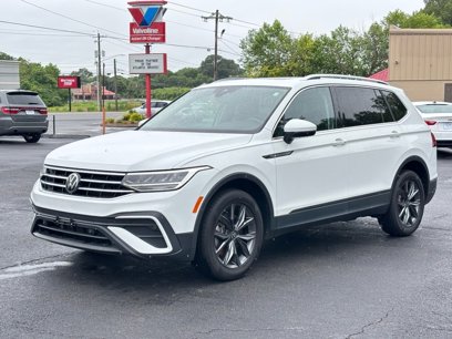 Used 2022 Volkswagen Tiguan SE w/ Panoramic Sunroof Package