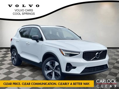 New 2025 Volvo XC40 B5 Plus w/ Climate Package