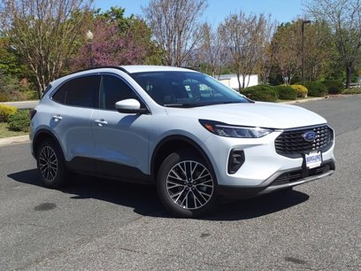 New 2025 Ford Escape SE