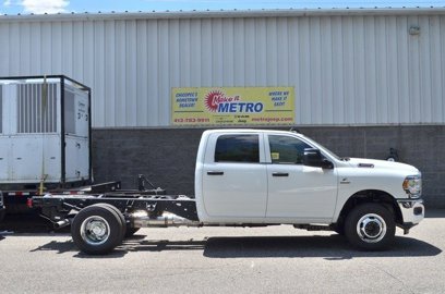 New 2024 RAM 3500 Tradesman w/ Chrome Appearance Group
