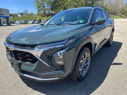 New 2025 Chevrolet Trax LT w/ Driver Confidence Package