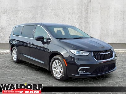 Used 2023 Chrysler Pacifica Touring-L