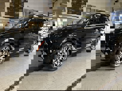 New 2025 BMW X7 xDrive40i w/ Premium Package