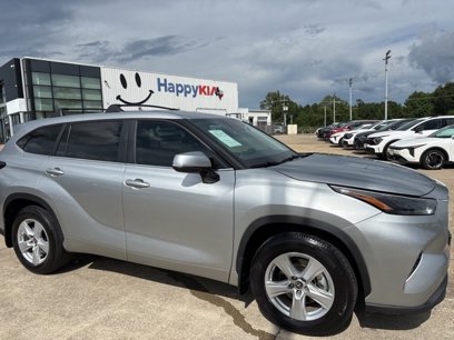 Used 2024 Toyota Highlander LE