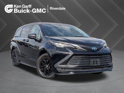 Used 2021 Toyota Sienna LE
