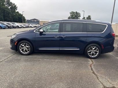 Used 2017 Chrysler Pacifica Limited w/ UConnect Theater Package