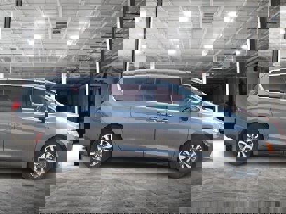 Used 2023 Chrysler Pacifica Touring-L