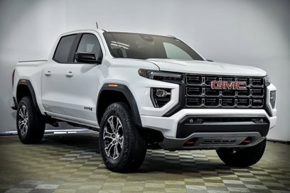 New 2025 GMC Canyon AT4
