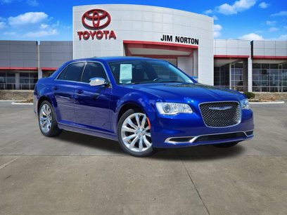 Used 2019 Chrysler 300 Touring w/ Chrome Appearance Package