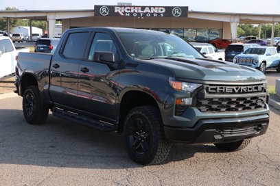 New 2026 Chevrolet Silverado 1500 Custom Trail Boss w/ Dark Appearance Package