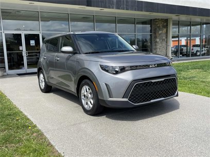 New 2025 Kia Soul LX