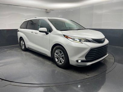 Used 2022 Toyota Sienna Platinum