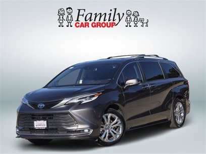 Certified 2023 Toyota Sienna Platinum