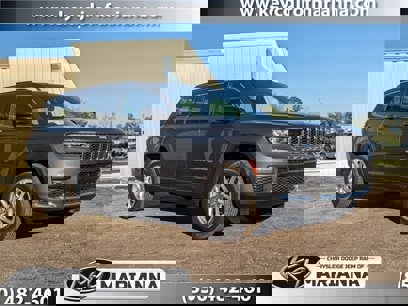 New 2025 Jeep Grand Cherokee L Laredo w/ Luxury Tech Group I