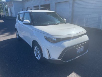 Used 2023 Kia Soul LX w/ LX Technology Package