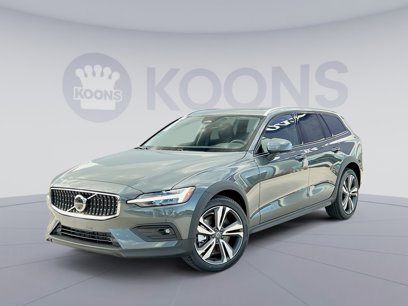 New 2026 Volvo V60 B5 Cross Country Plus w/ Protection Package Premier