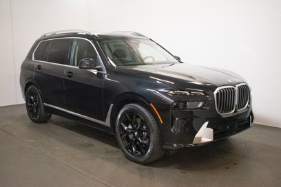 New 2025 BMW X7 xDrive40i w/ Premium Package