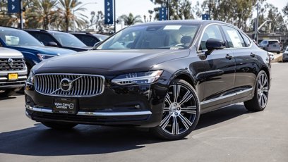 New 2025 Volvo S90 B6 Plus w/ Protection Package Premier