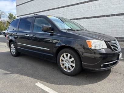 Used 2014 Chrysler Town & Country Touring w/ Driver Convenience Group