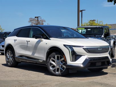 New 2025 Cadillac Optiq Luxury 1