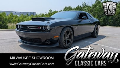 Used 2016 Dodge Challenger R/T Scat Pack w/ Leather Interior Group