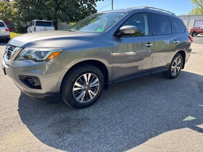 Used 2017 Nissan Pathfinder SL