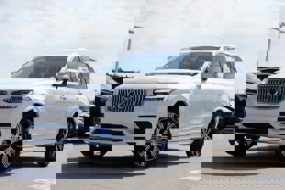 New 2025 Volvo XC90 T8 Plus w/ Protection Package Premier