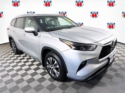 Used 2023 Toyota Highlander XLE