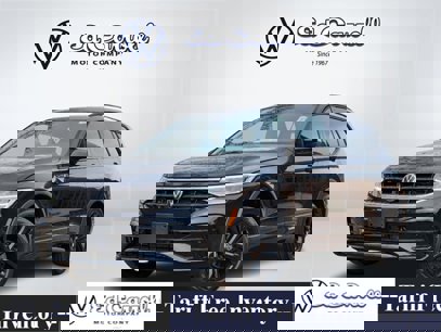 New 2024 Volkswagen Tiguan SE R-Line